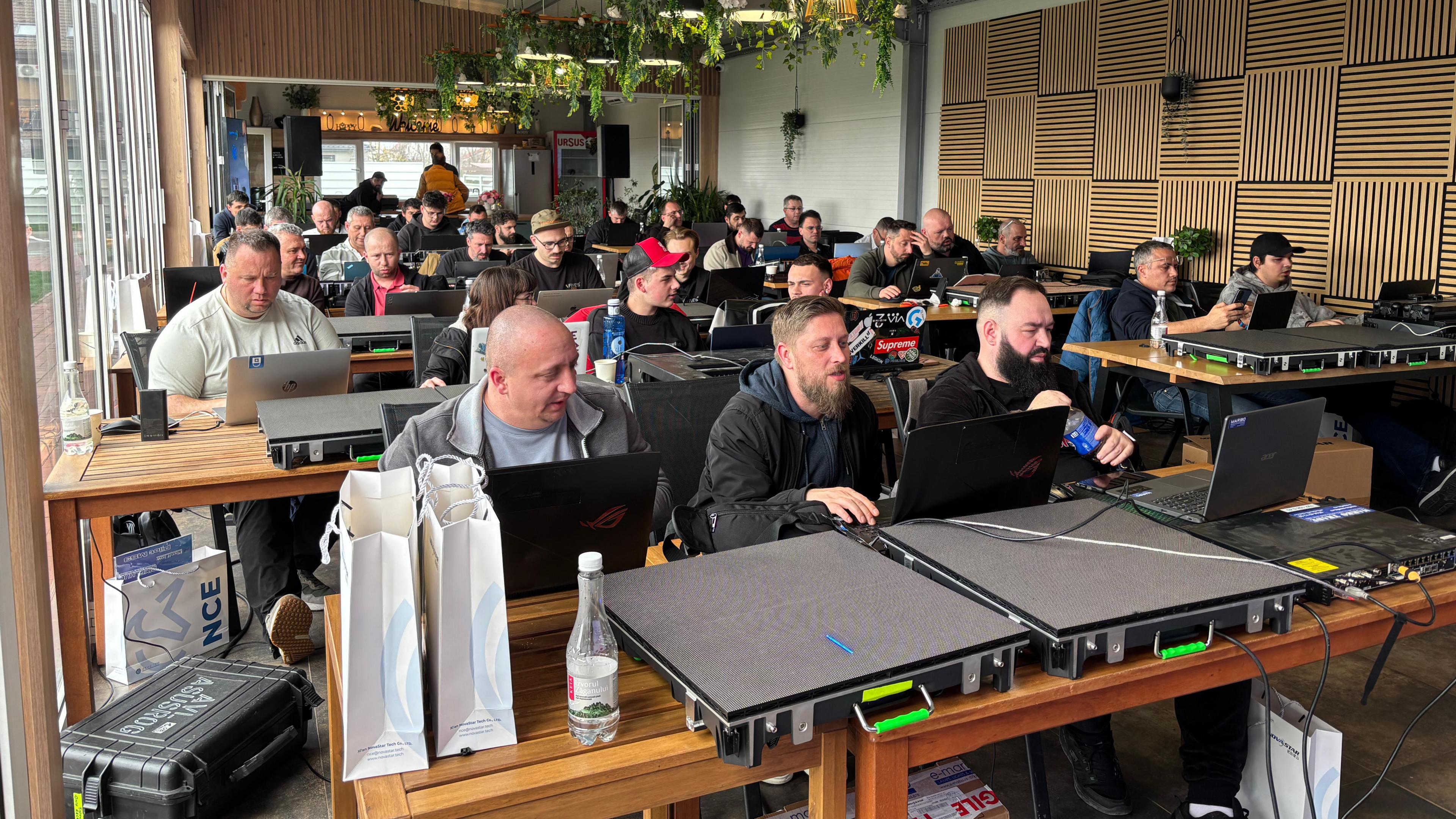 a18eeb81-d2c9-4f01-b9b2-c697dda71287 a18eeb81-d2c9-4f01-b9b2-c697dda71287